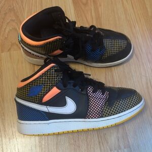 Jordan 1 Mid MMD Multi-Color Grid (GS) DC4092-001